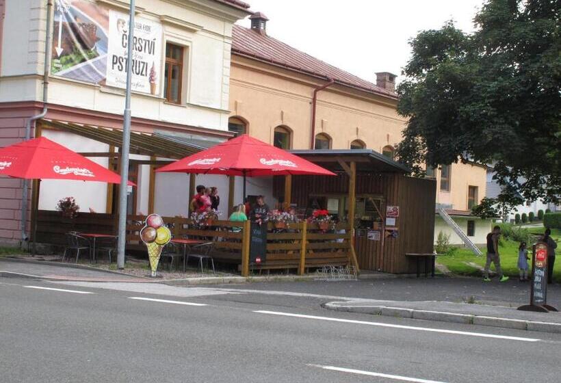 ペンション Penzion Sportino