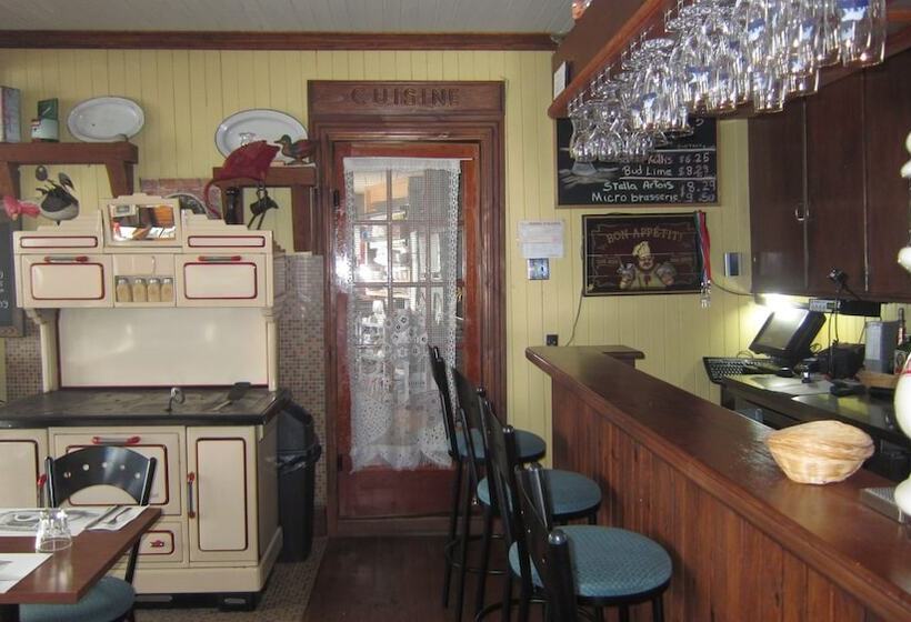 فندق صغير Auberge Le Four à Pain