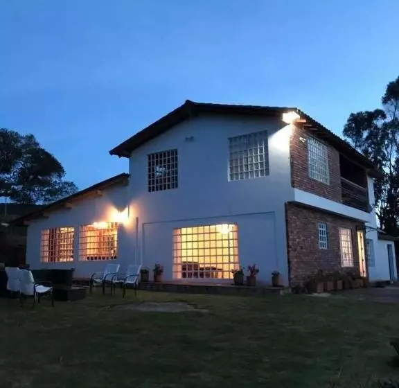 Aamiaismajoitus (B&B) Hobu Montaña