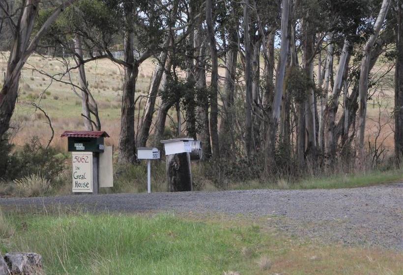 ベッドアンドブレックファースト The Great House Bnb