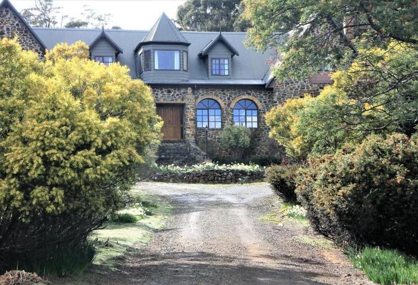 ベッドアンドブレックファースト The Great House Bnb