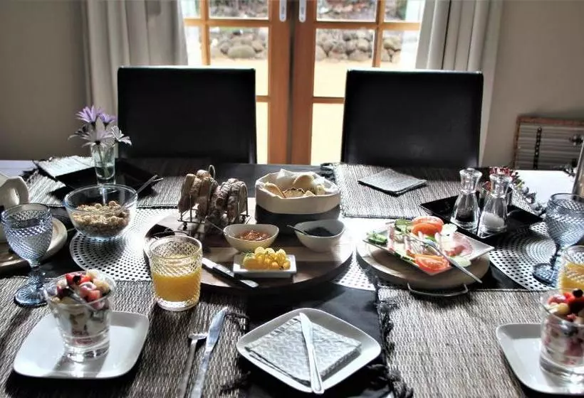 ベッドアンドブレックファースト The Great House Bnb