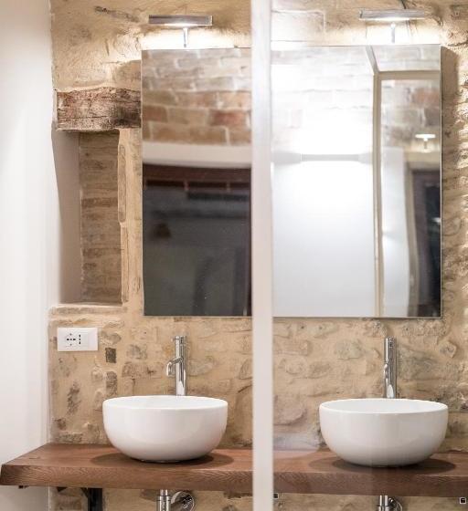 فندق Borgo Baccile By Vini Fantini