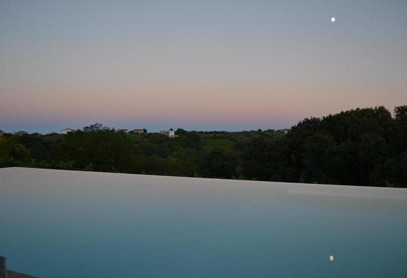 فندق Borgo Baccile By Vini Fantini