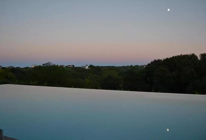 Hotelli Borgo Baccile By Vini Fantini