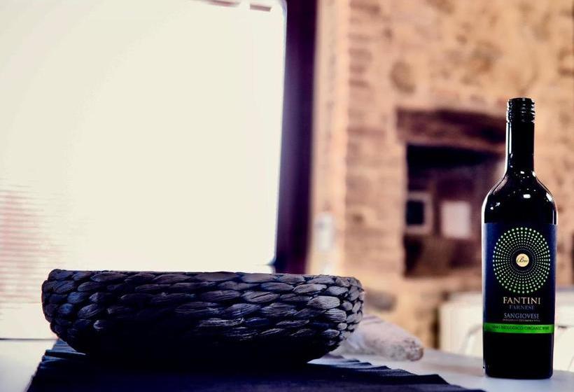 فندق Borgo Baccile By Vini Fantini