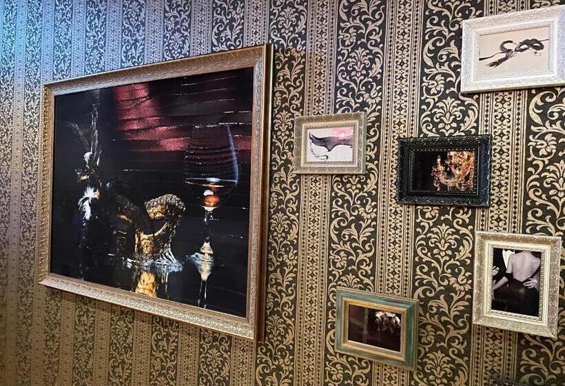 فندق Christmas Night At The Opera