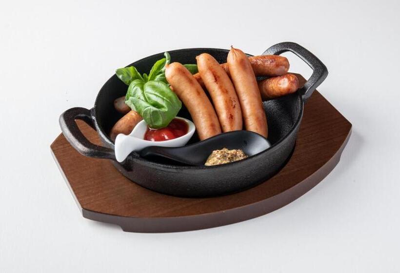 فندق Christmas Night At The Opera