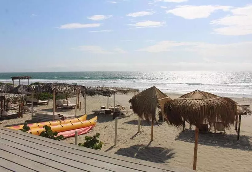 Hotelli Los Cocos De Vichayito