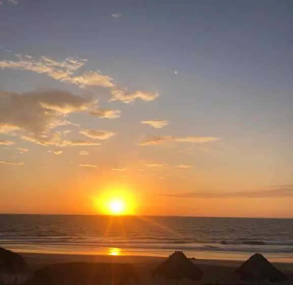 Hotelli Los Cocos De Vichayito