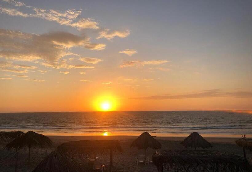 酒店 Los Cocos De Vichayito