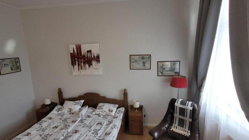 فندق Skeppsgården B&b