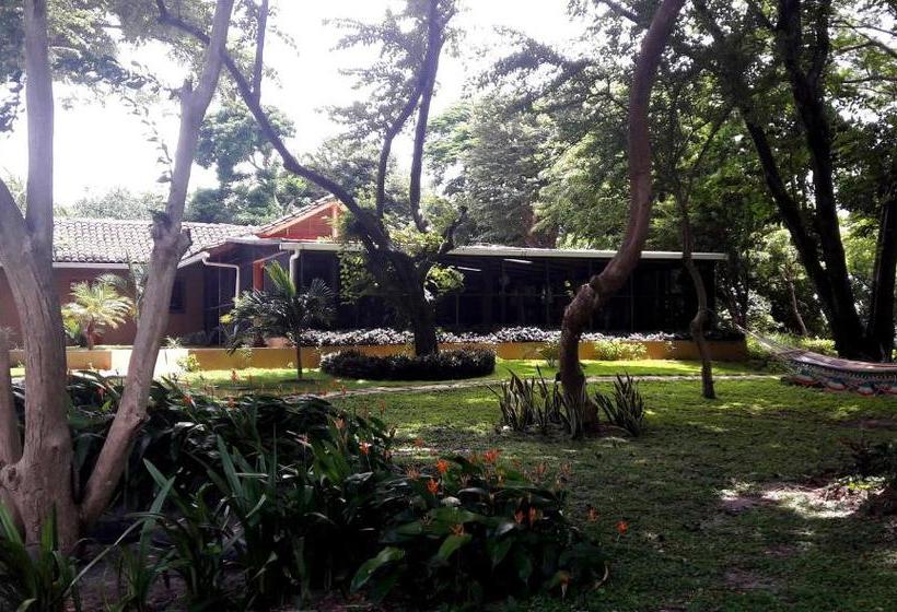 בית מלון כפרי Xalli Beach