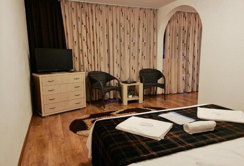 بنسيون Casa Leu