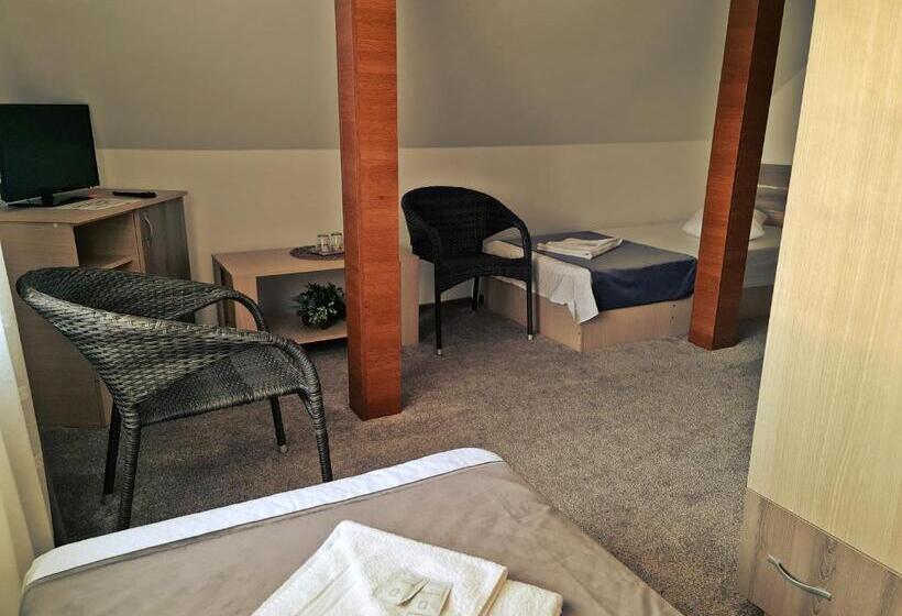 بنسيون Casa Leu