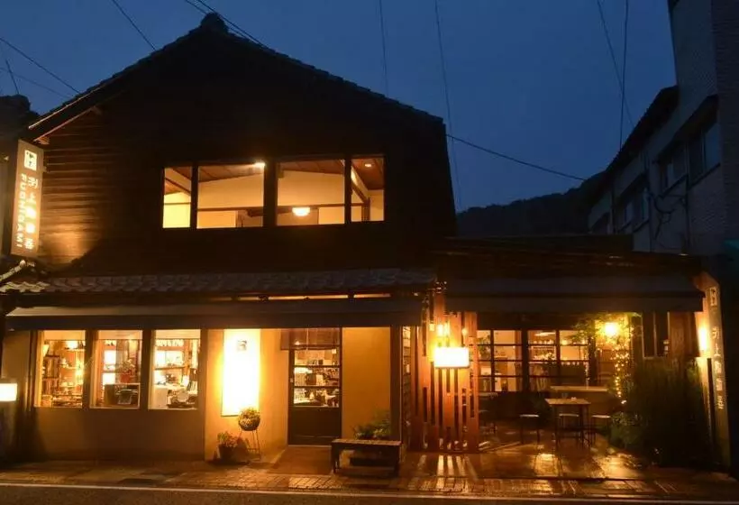 Majatalo Ilha / Accommodation