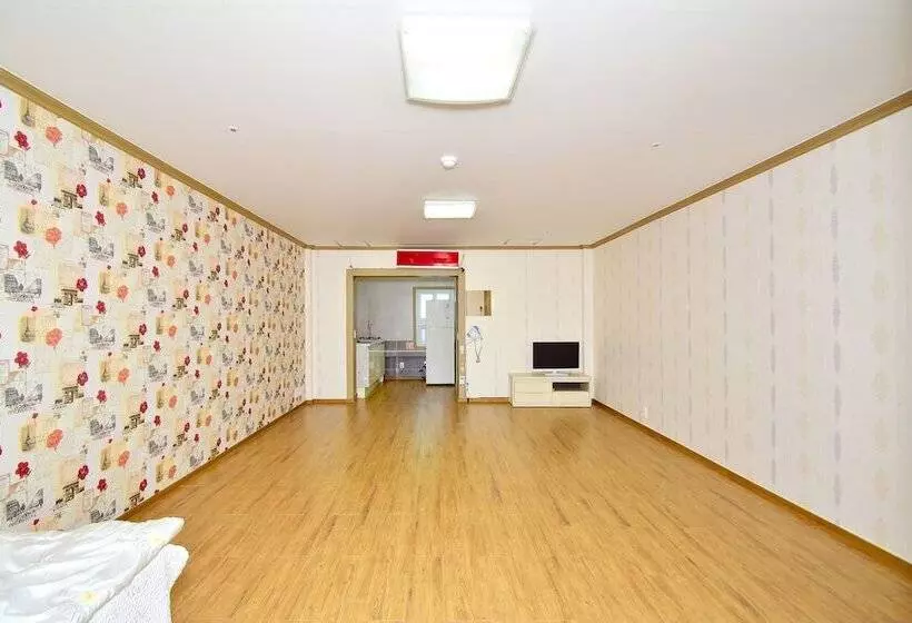 リゾートホテル Sungbochon Youth Hostel   Hostel