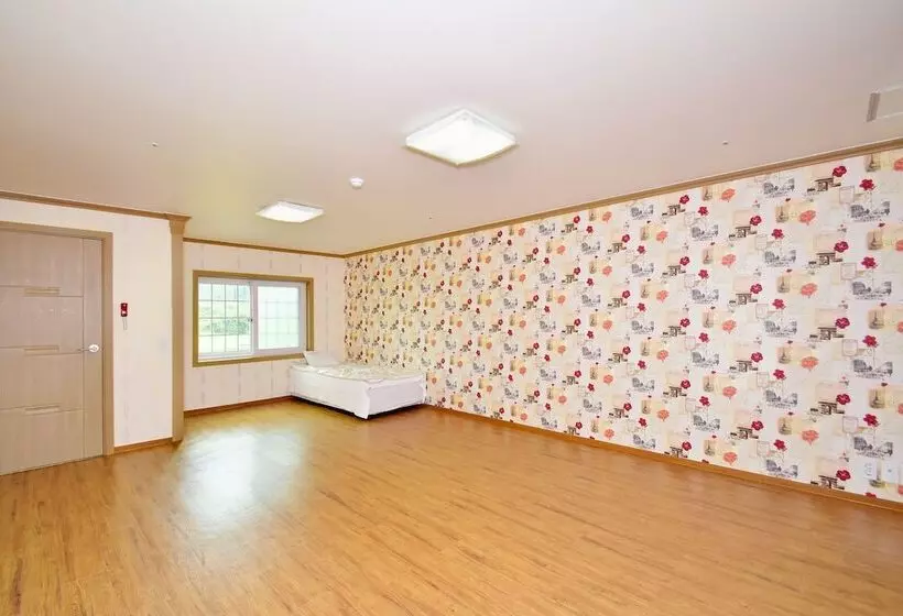 リゾートホテル Sungbochon Youth Hostel   Hostel