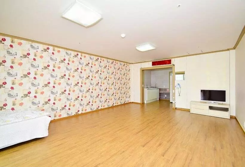 リゾートホテル Sungbochon Youth Hostel   Hostel