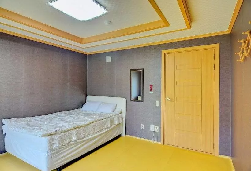 リゾートホテル Sungbochon Youth Hostel   Hostel