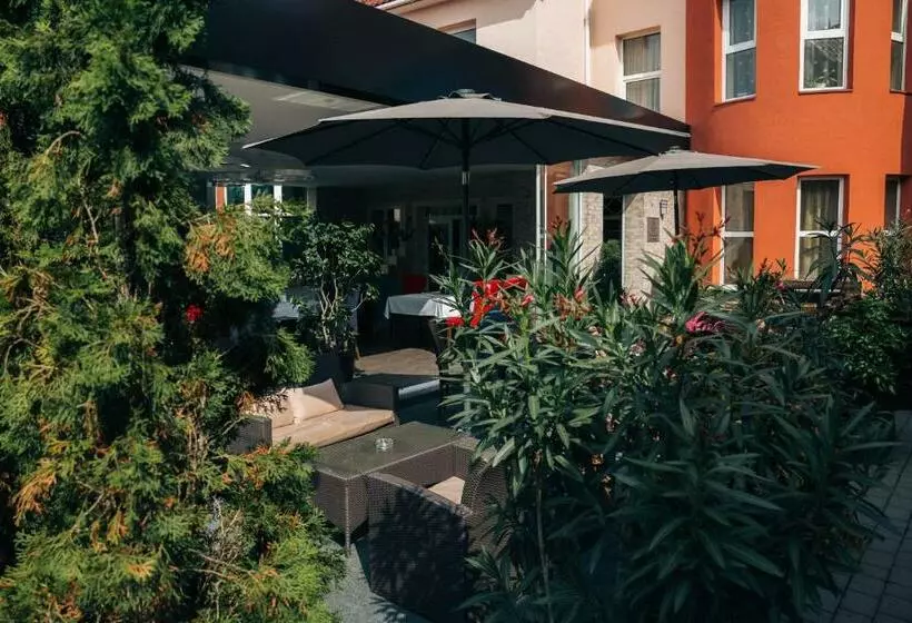 V&p Hotel & Restaurant