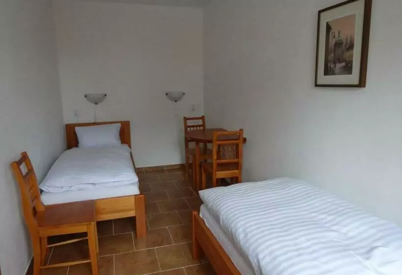 Retkeilymaja Hostinec U Janatů S Ubytováním