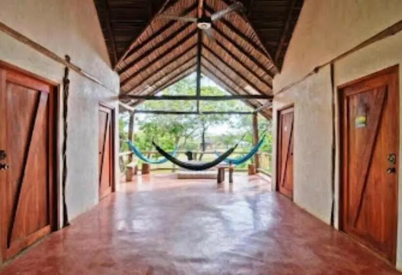 ユースホステル La Choza Playa Venao