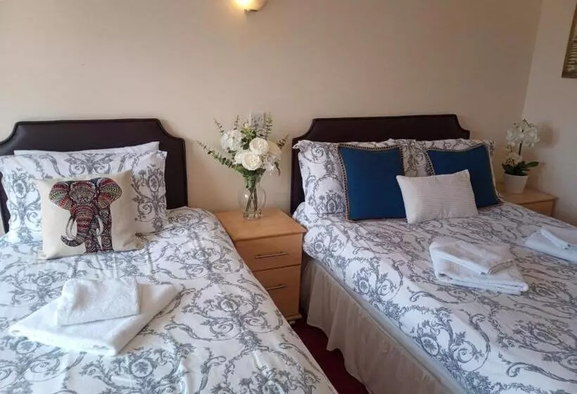 ベッドアンドブレックファースト Fox And Hounds Country Inn