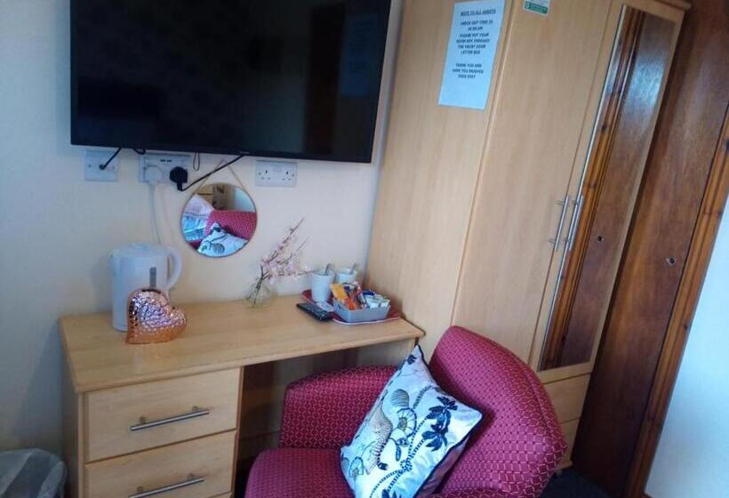 ベッドアンドブレックファースト Fox And Hounds Country Inn