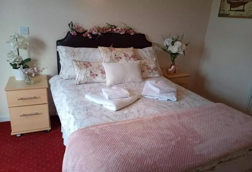 ベッドアンドブレックファースト Fox And Hounds Country Inn