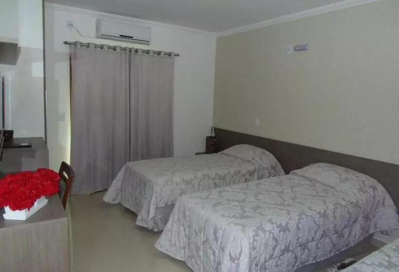 Hotelli Dourada Parque