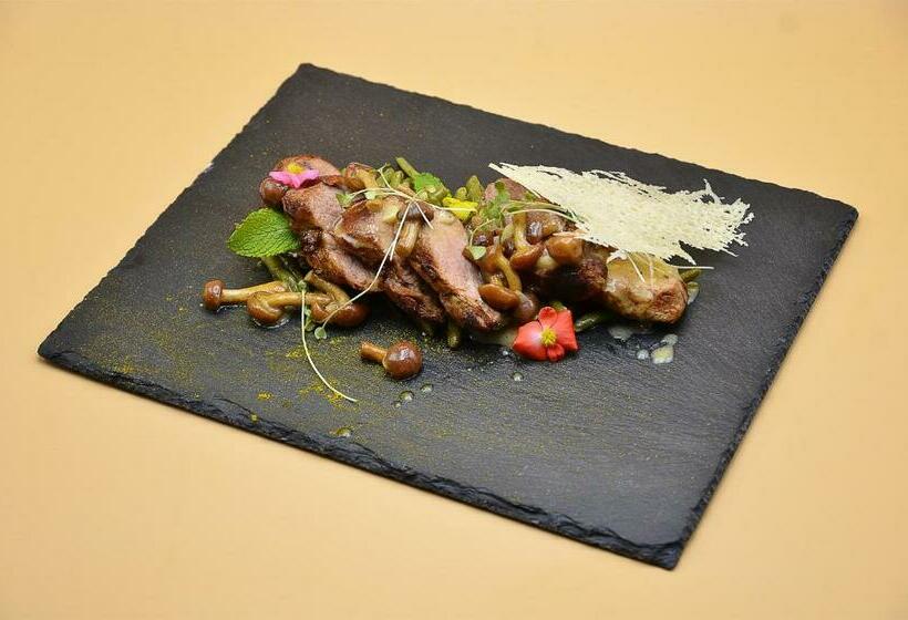 فندق Pensiune & Restaurant Victoria