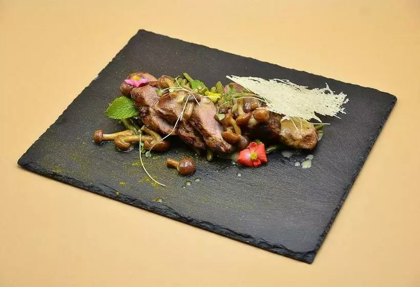 ホテル Pensiune & Restaurant Victoria