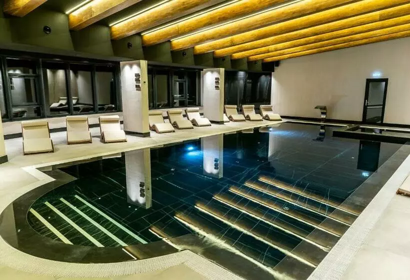Hotelli Roman Maramures   Ski & Spa Resort