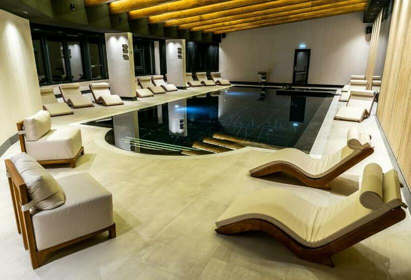 هتل Roman Maramures Ski & Spa Resort