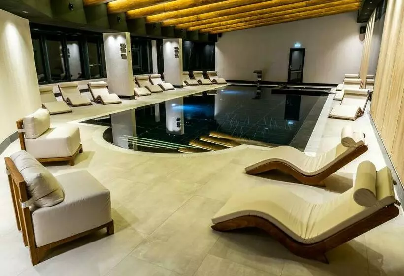 Hotelli Roman Maramures   Ski & Spa Resort