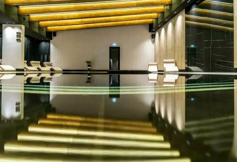 Hotelli Roman Maramures   Ski & Spa Resort