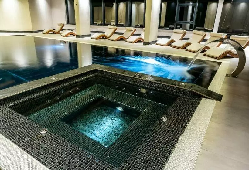 Hotelli Roman Maramures   Ski & Spa Resort