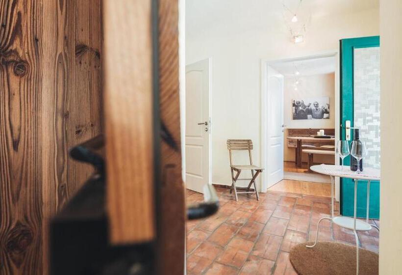 Отель Weinwirtshaus Wlaschits