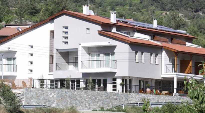 Livadia Hotel Kyperounta