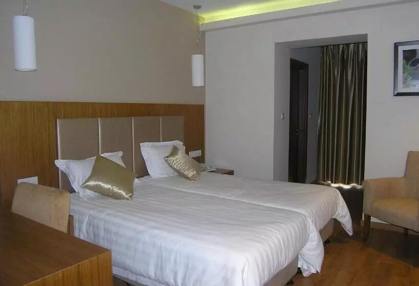 Livadia Hotel Kyperounta