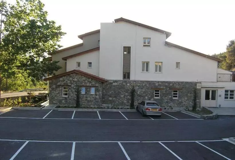 Livadia Hotel Kyperounta