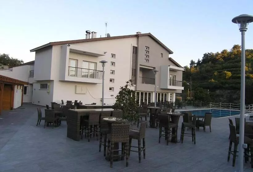 Livadia Hotel Kyperounta
