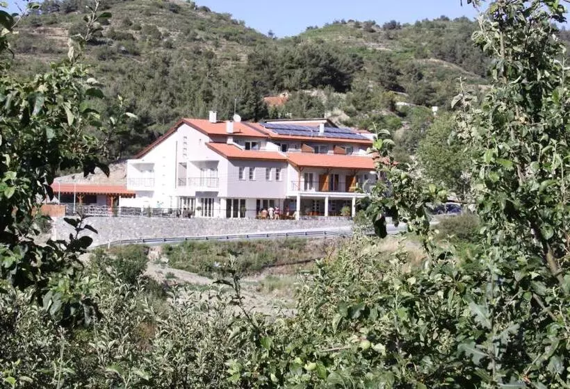 Livadia Hotel Kyperounta
