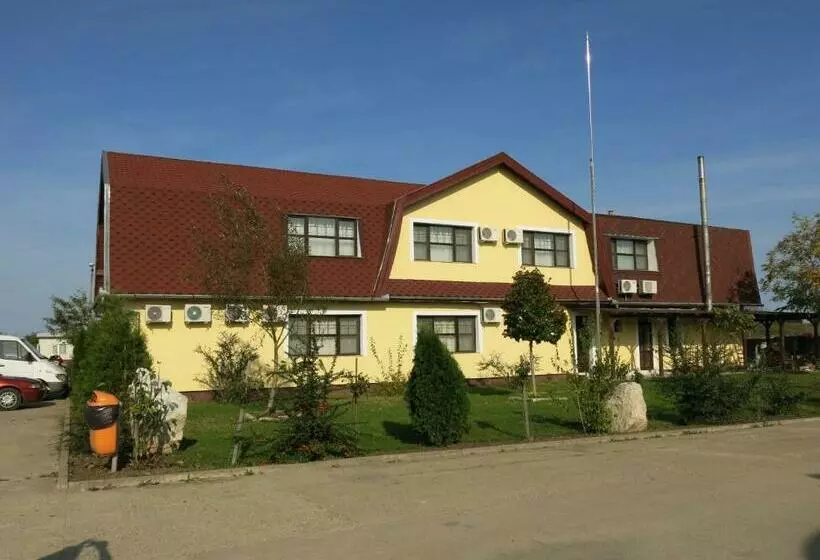 Motelli Conacul De Pe Lac