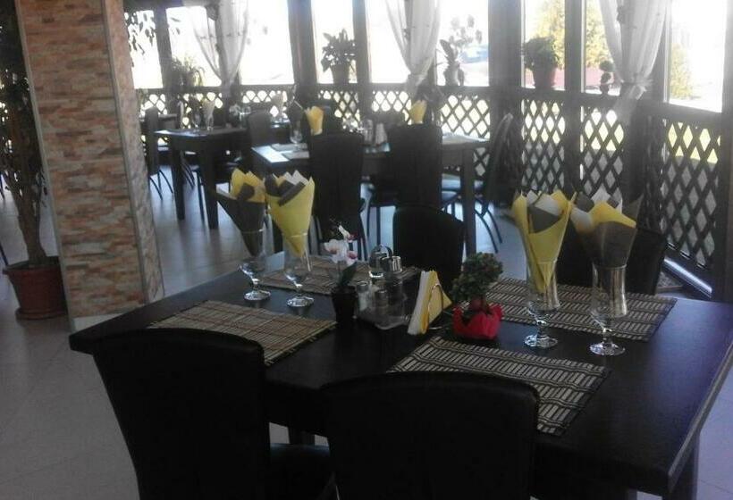 モーテル Conacul De Pe Lac