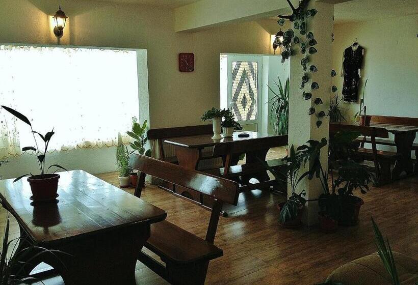 ペンション Balabanovata Kashta