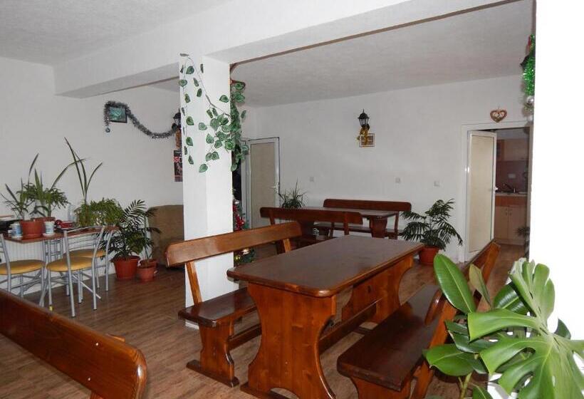 ペンション Balabanovata Kashta