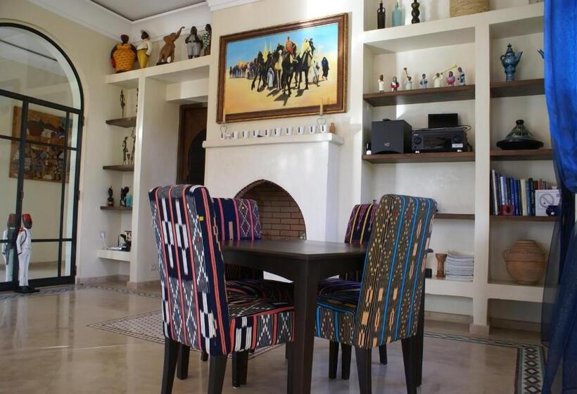 Pension (Hôtel basse catégorie) La Kasbah Aalma D'or