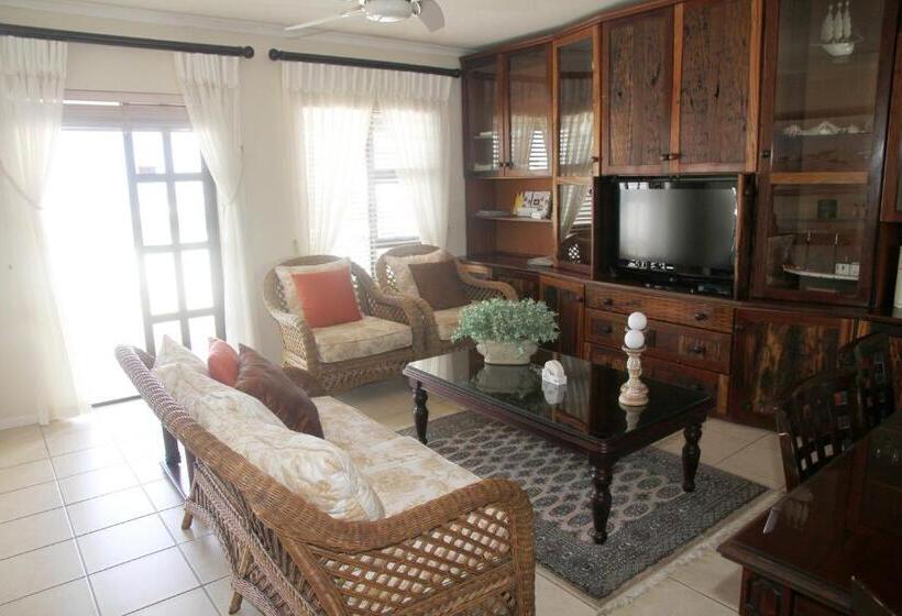 بنسيون Whispering Whale